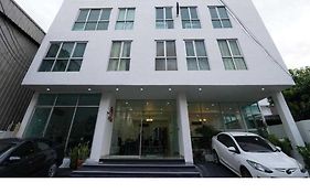Rq Bangkok Sukhumvit 50 By Collection O